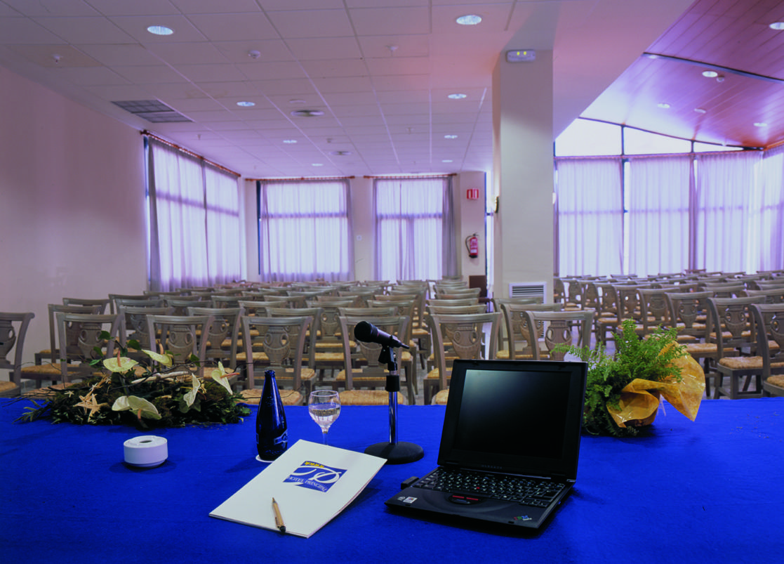 גאנדיה Hotel Rh Arena מראה חיצוני תמונה